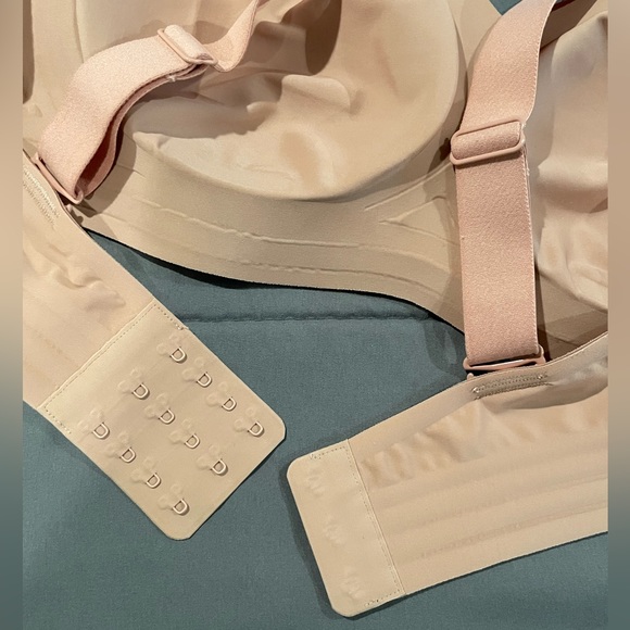 CoreSculpt Supportive V-Shape Bra - Shapellx- No Wire - Picture 4 of 7